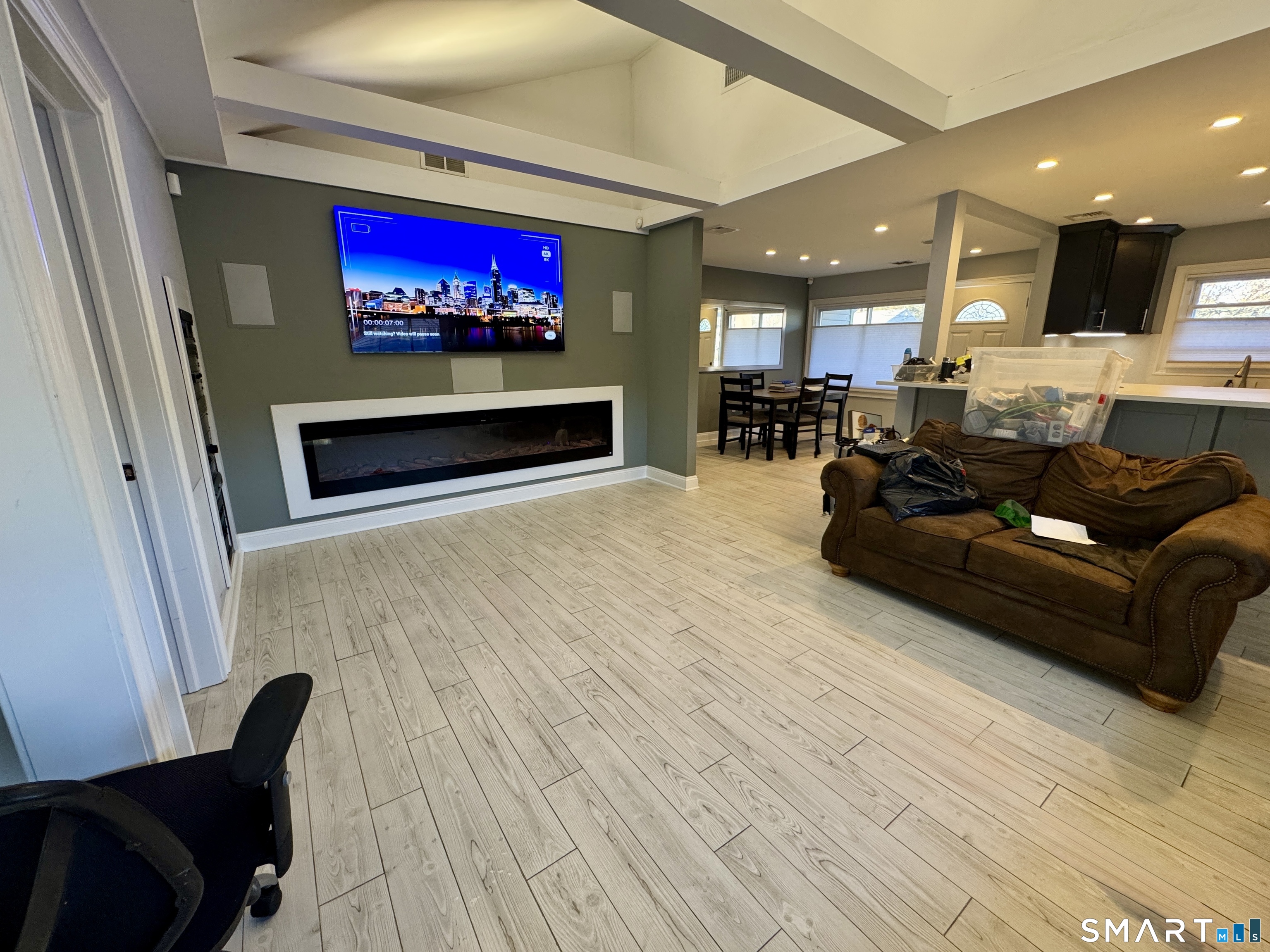 4 Hellstrom Road East Haven CT 06512