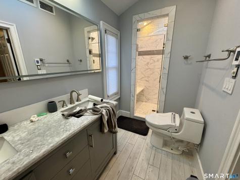 4 Hellstrom Road East Haven CT 06512