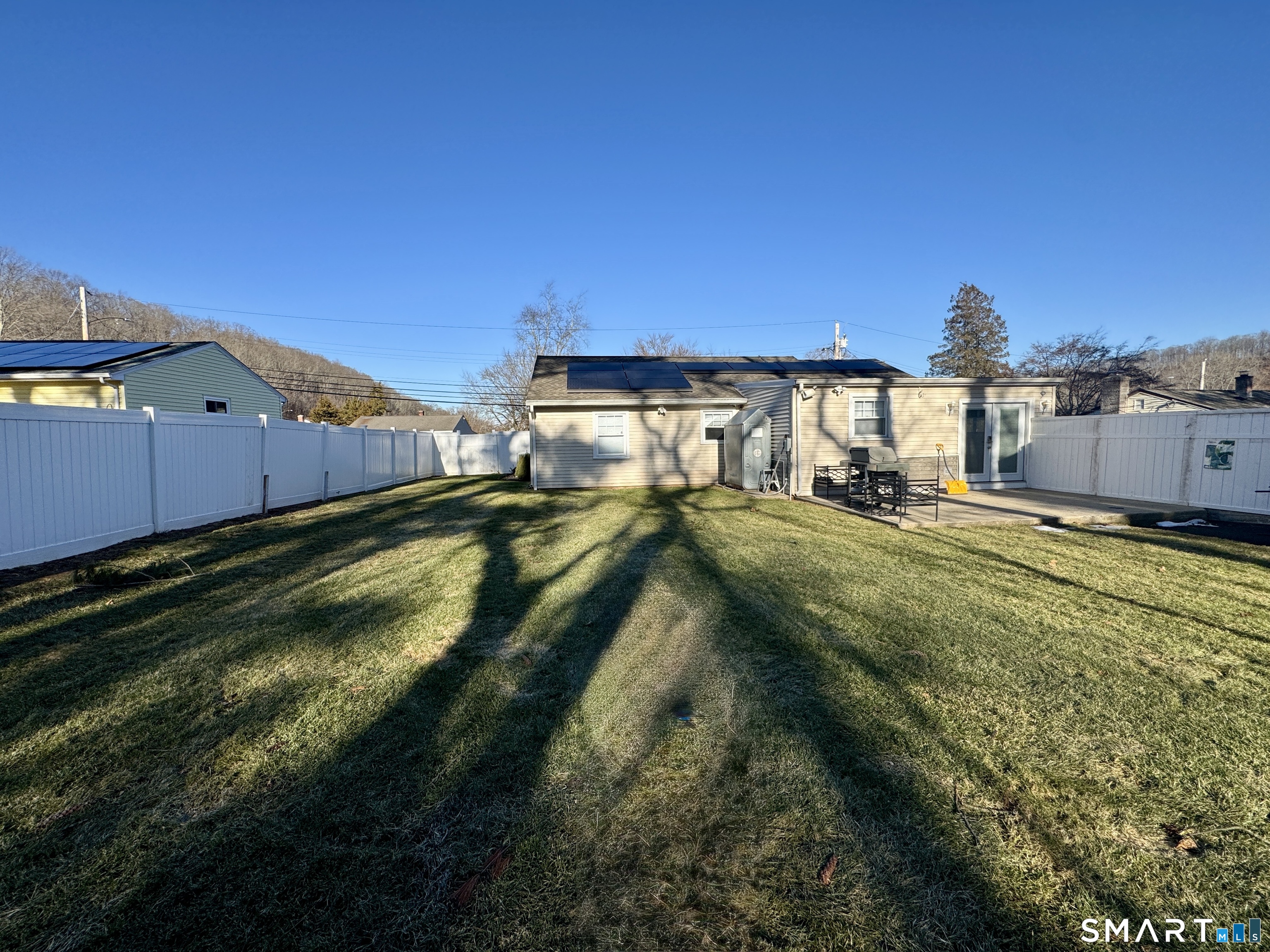 4 Hellstrom Road East Haven CT 06512