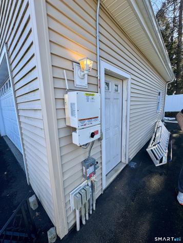 4 Hellstrom Road East Haven CT 06512