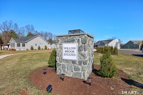 152 Willow Brook Drive Farmington CT 06032