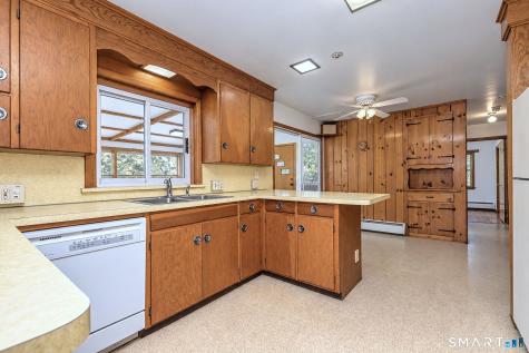 18 Taagan Point Road Danbury CT 06811