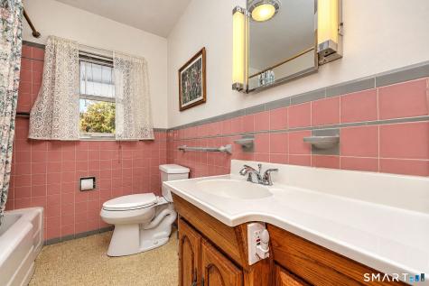 18 Taagan Point Road Danbury CT 06811