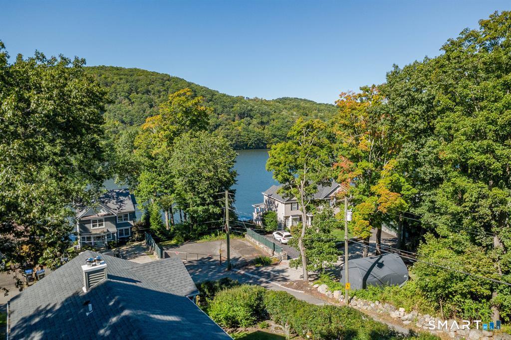 18 Taagan Point Road Danbury CT 06811