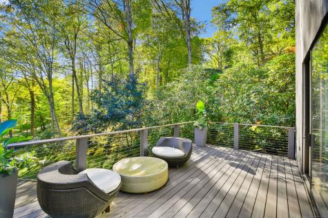 210 Red Fox Road Stamford CT 06903