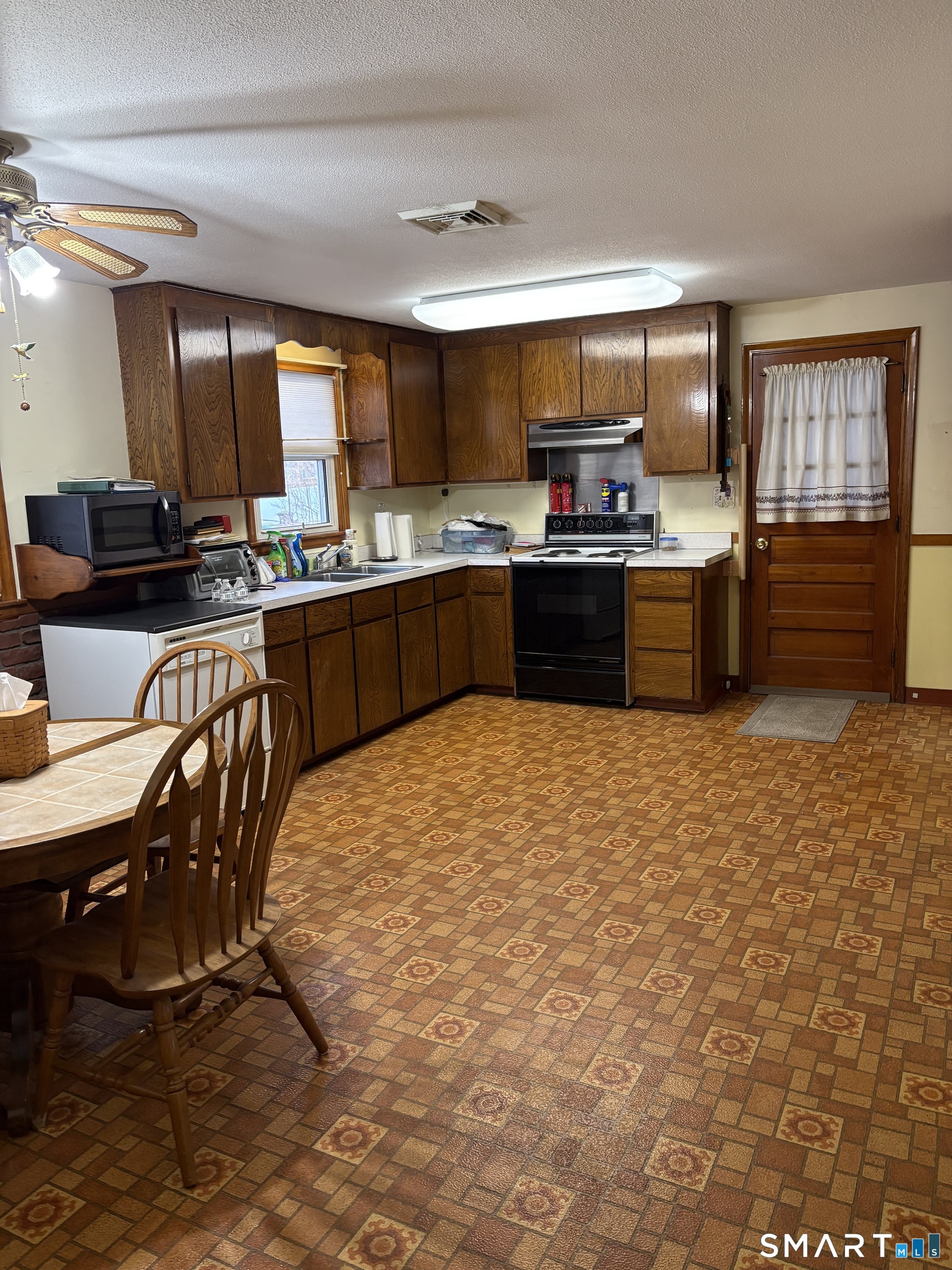 419 Jerome Avenue Burlington CT 06013