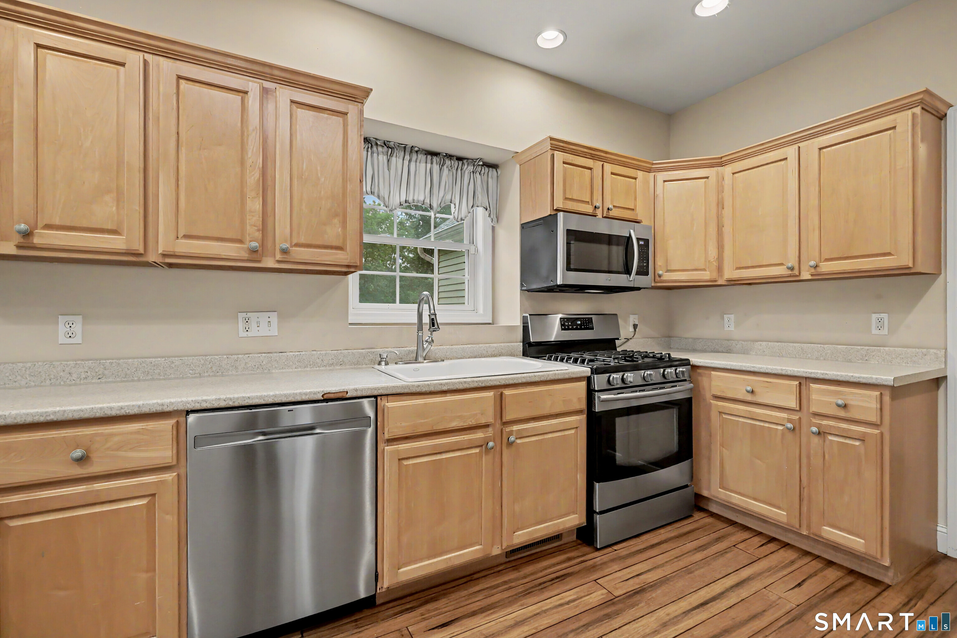 29 Evergreen Terrace Seymour CT 06483