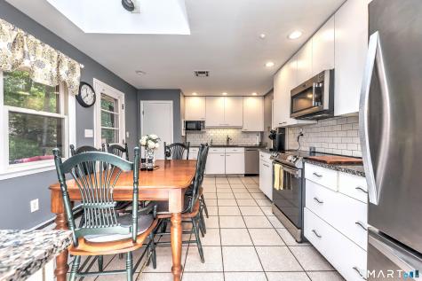 997 Rainbow Trail Orange CT 06477