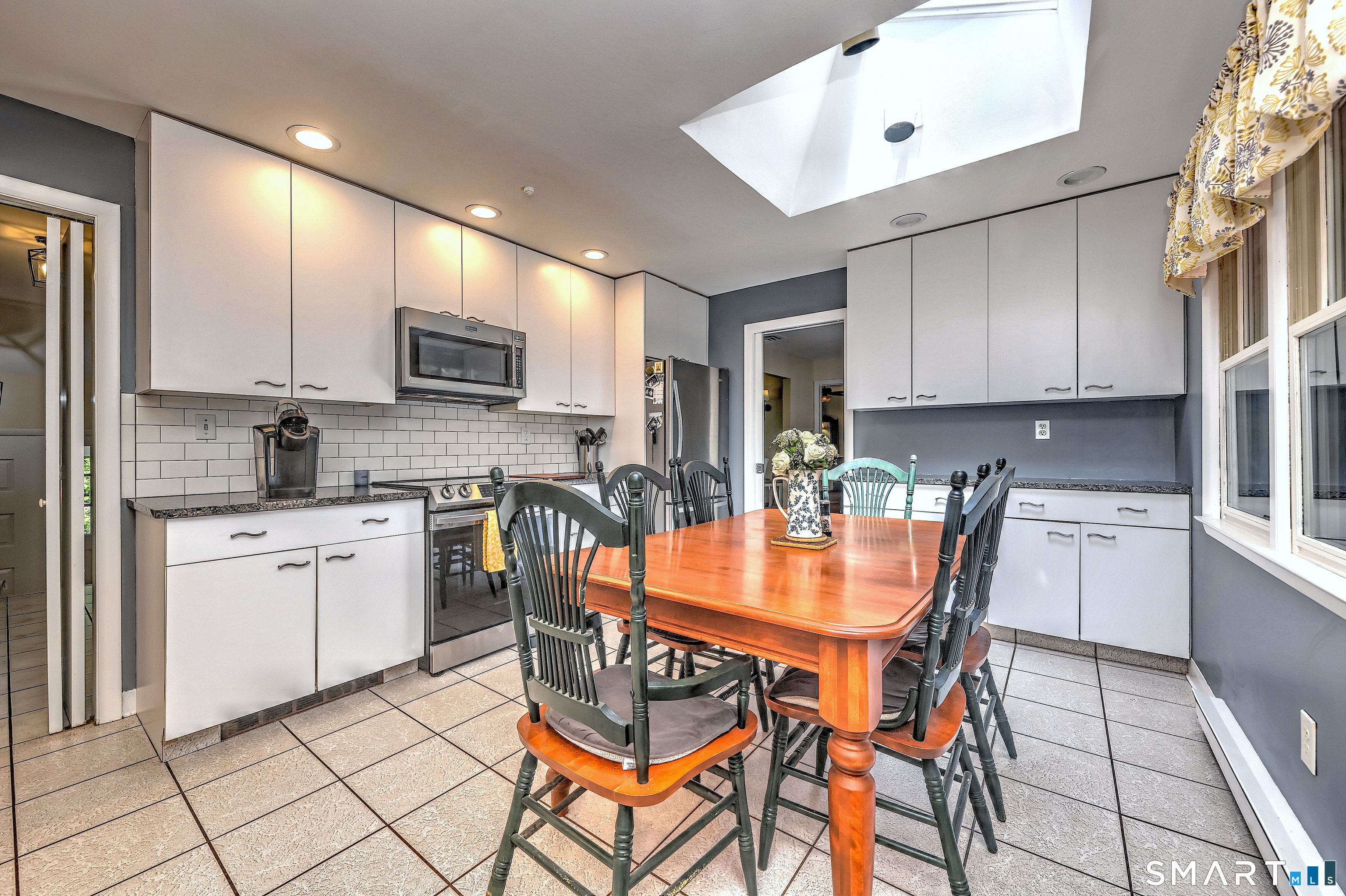 997 Rainbow Trail Orange CT 06477