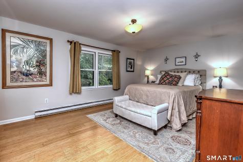 997 Rainbow Trail Orange CT 06477
