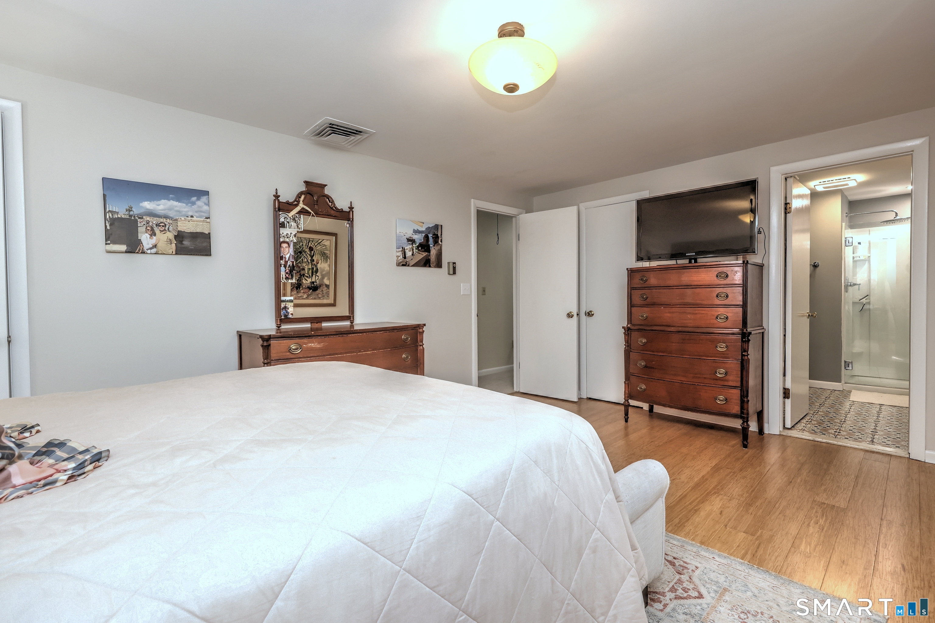 997 Rainbow Trail Orange CT 06477