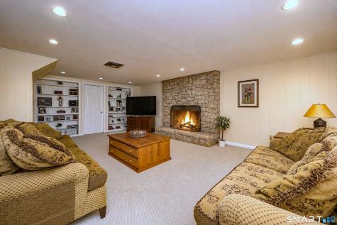 997 Rainbow Trail Orange CT 06477