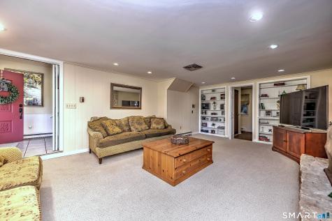 997 Rainbow Trail Orange CT 06477