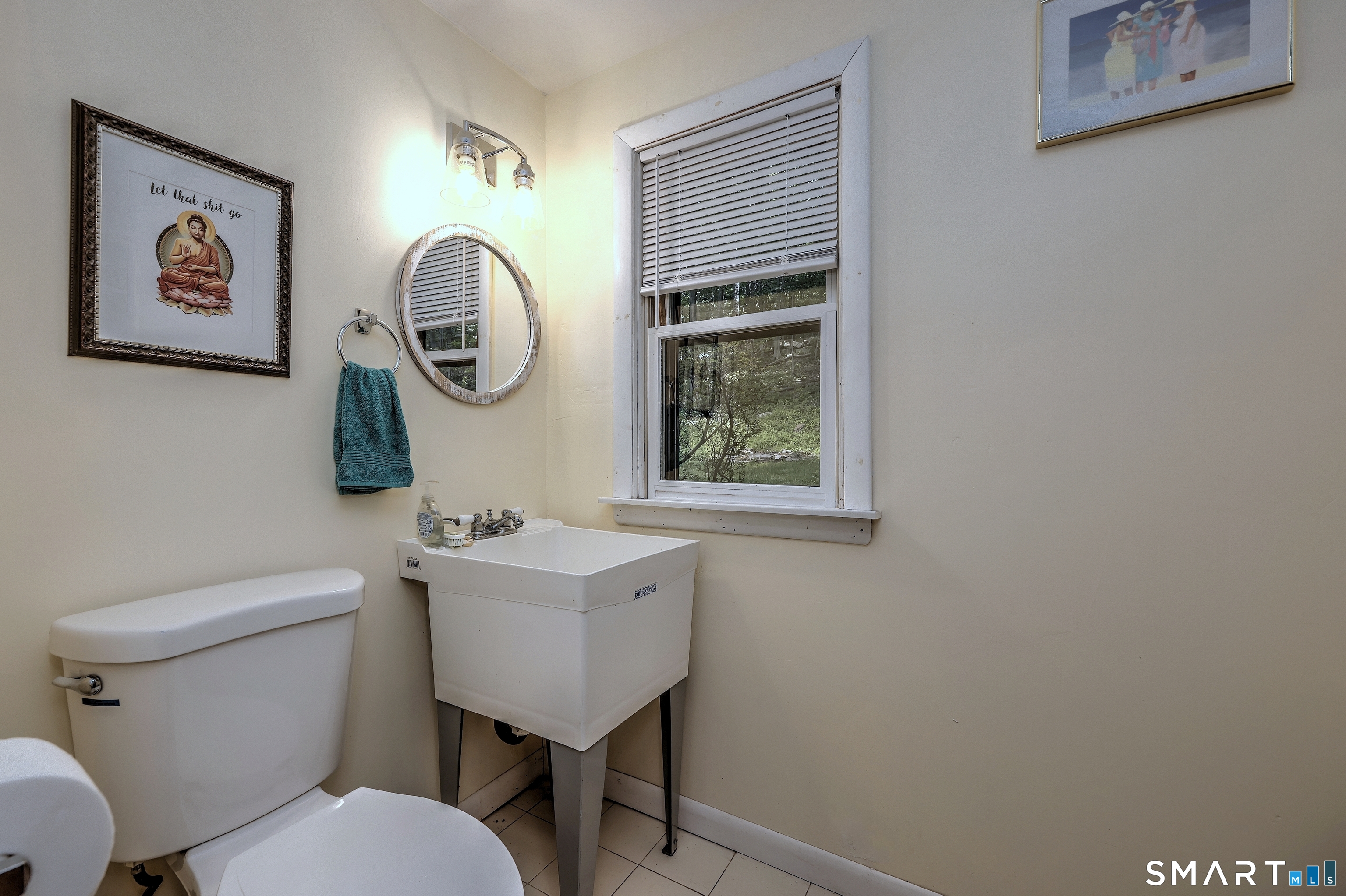 997 Rainbow Trail Orange CT 06477