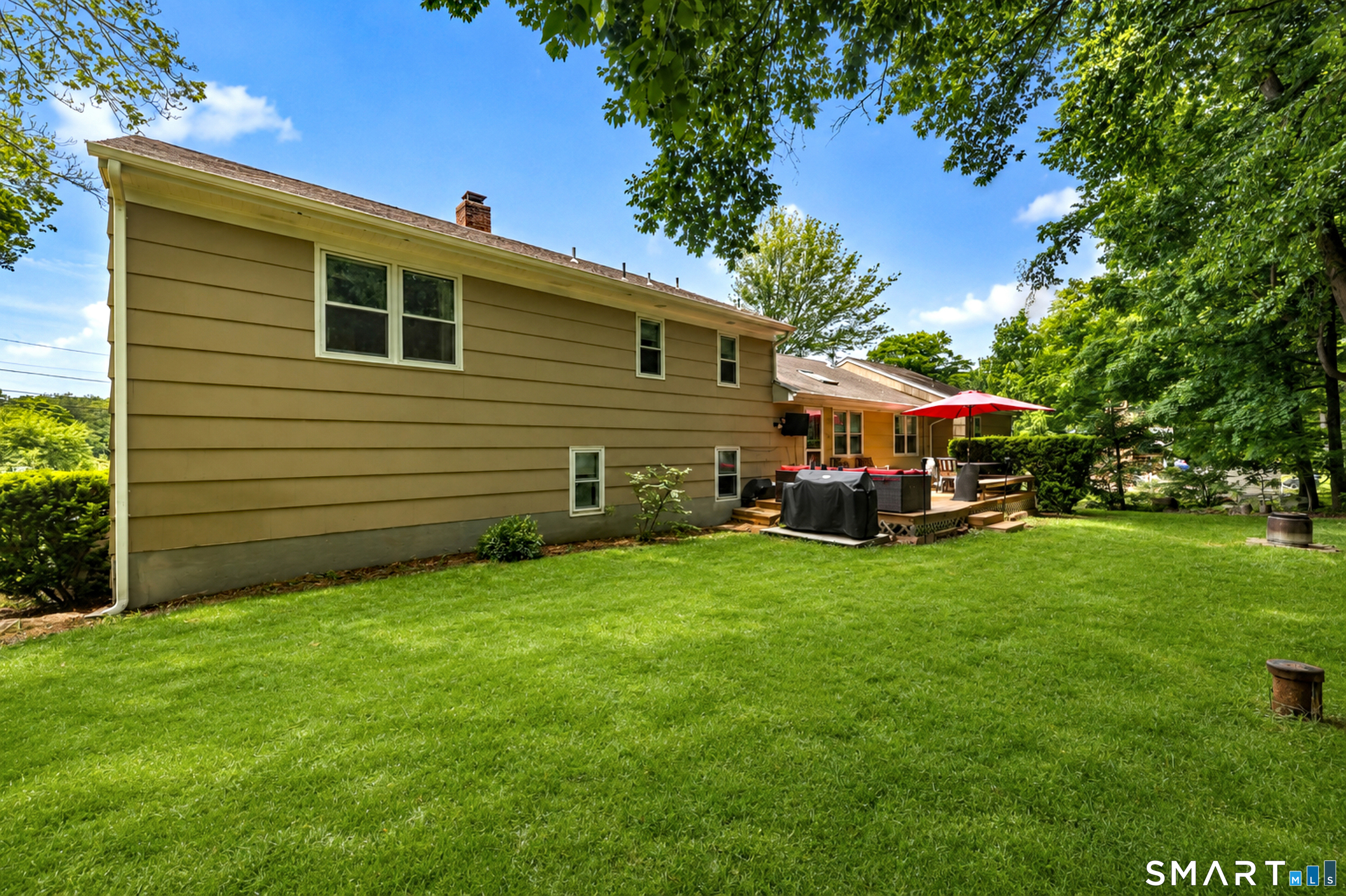 997 Rainbow Trail Orange CT 06477