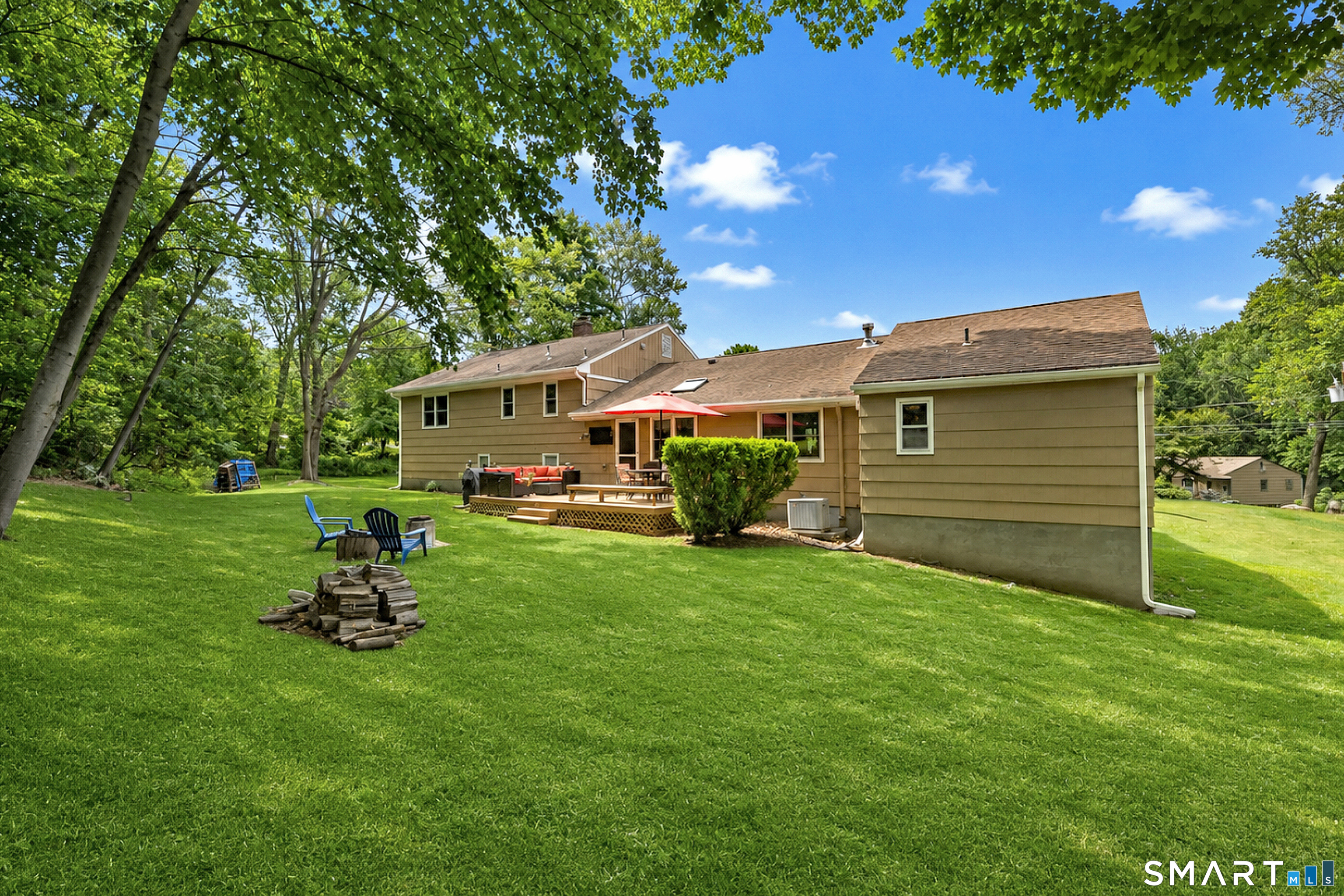 997 Rainbow Trail Orange CT 06477