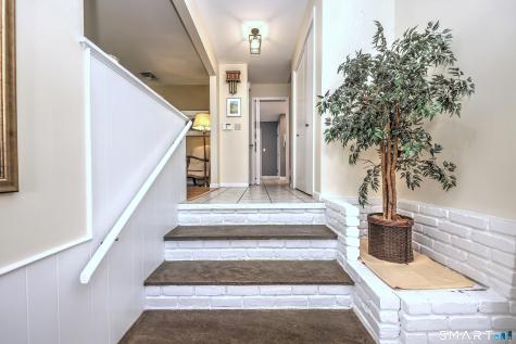 997 Rainbow Trail Orange CT 06477