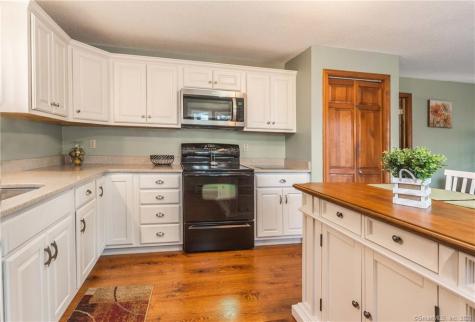 115 Inwood Lane Bristol CT 06010
