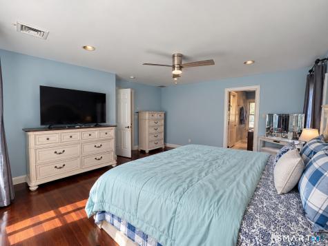 18 Deerfield Road Waterford CT 06385