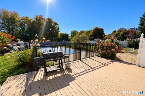 18 Deerfield Road Waterford CT 06385