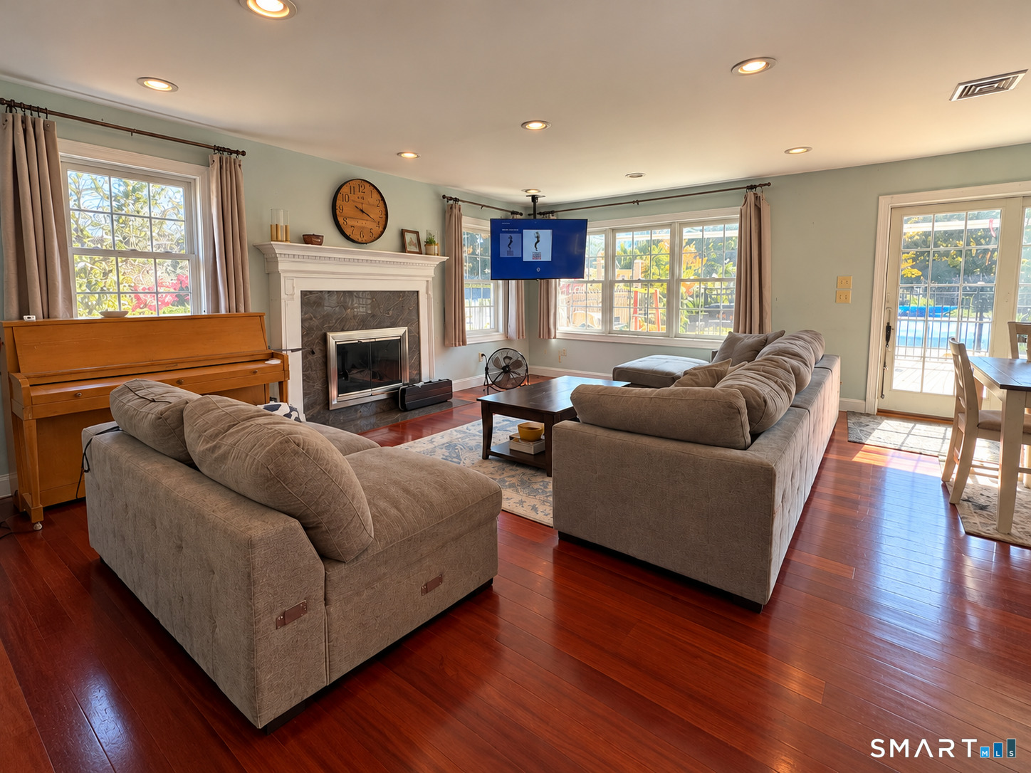 18 Deerfield Road Waterford CT 06385