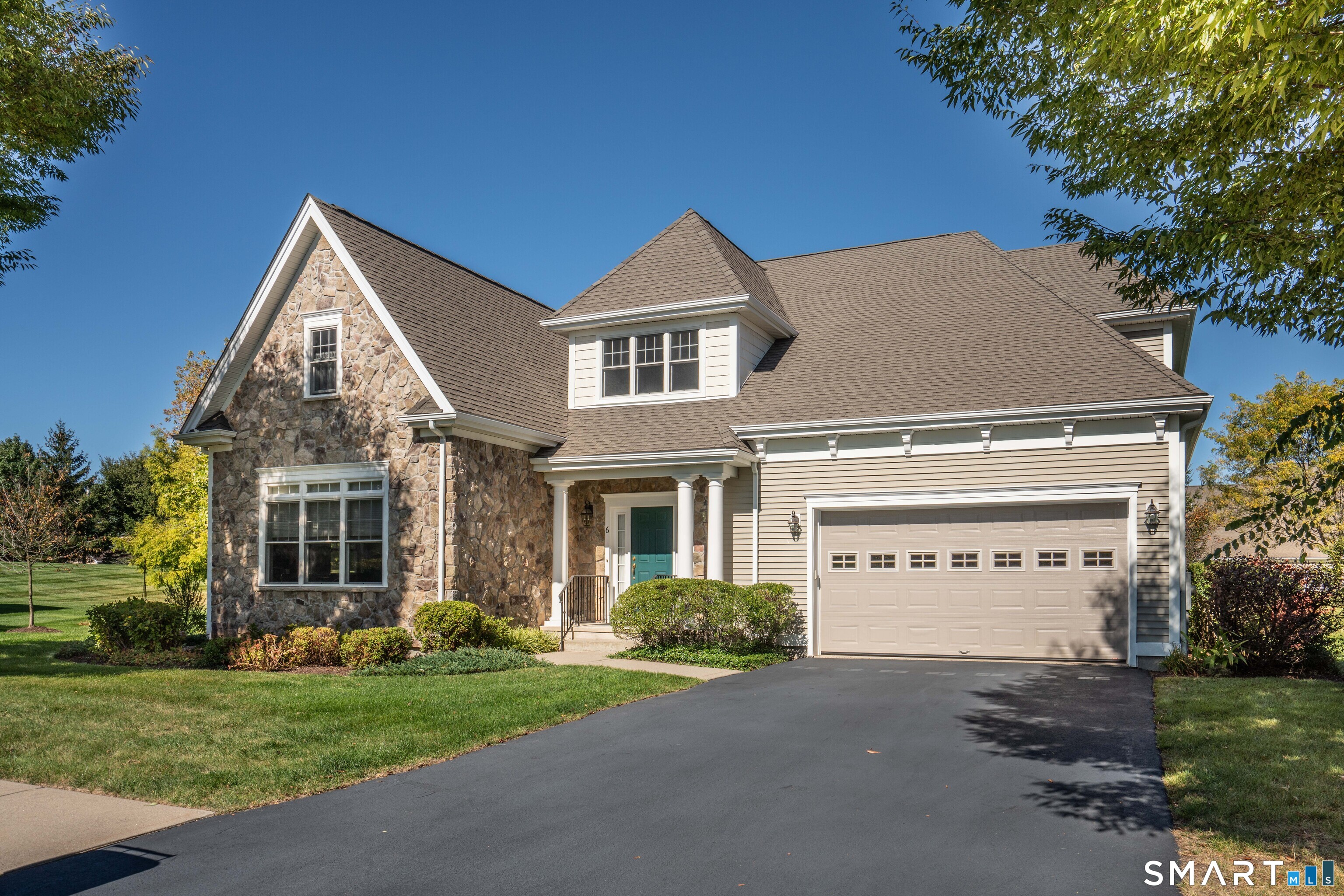 6 Spy Glass Circle Bloomfield CT 06002