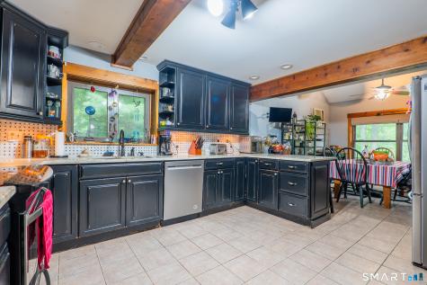 19 Vidich Lane Naugatuck CT 06770