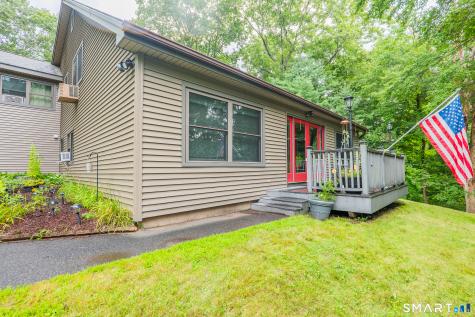 19 Vidich Lane Naugatuck CT 06770
