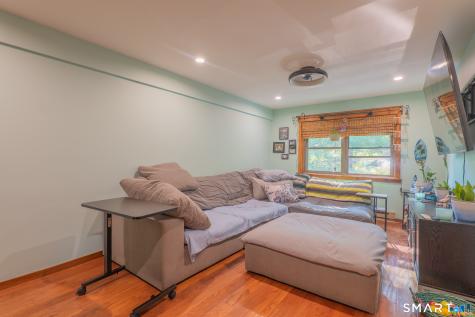 19 Vidich Lane Naugatuck CT 06770