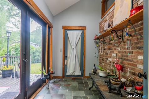 19 Vidich Lane Naugatuck CT 06770