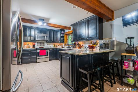 19 Vidich Lane Naugatuck CT 06770