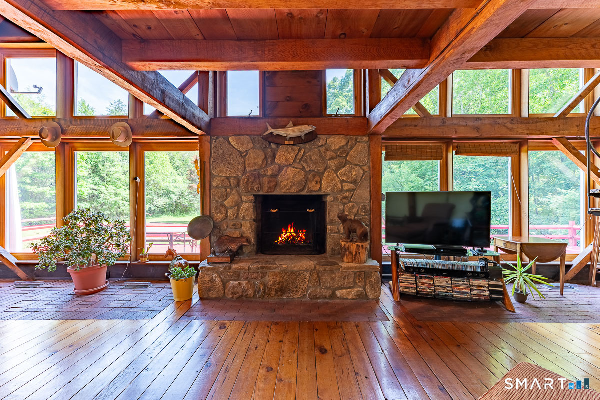71 Mystic Road North Stonington CT 06359