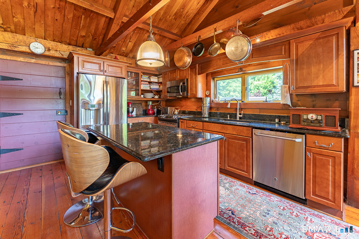 71 Mystic Road North Stonington CT 06359