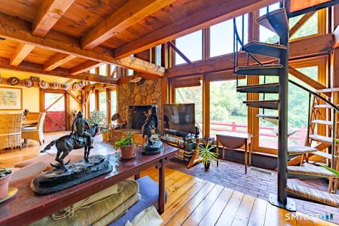 71 Mystic Road North Stonington CT 06359