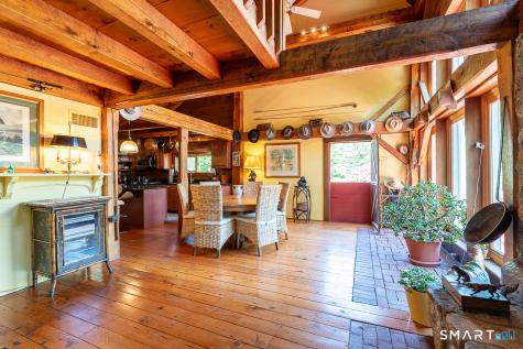 71 Mystic Road North Stonington CT 06359