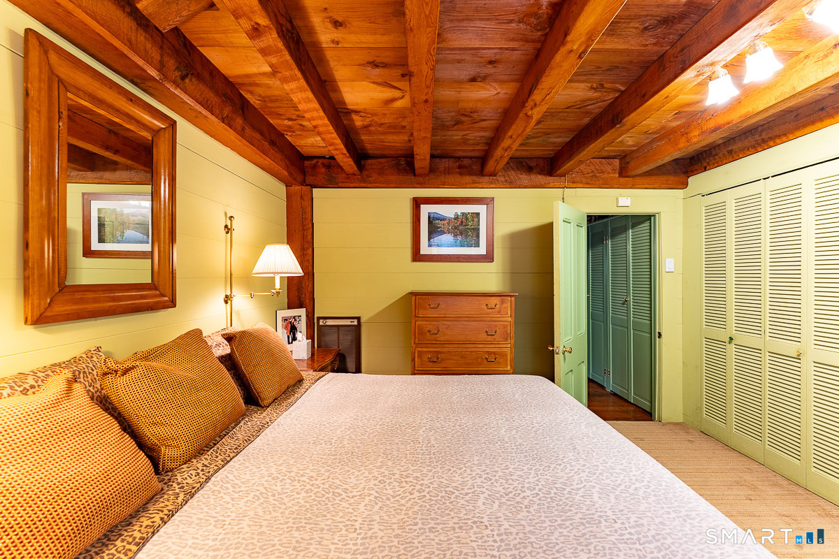 71 Mystic Road North Stonington CT 06359
