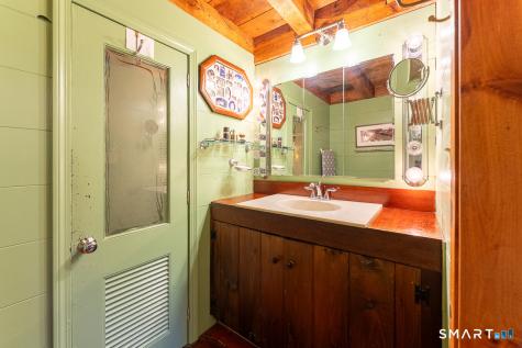 71 Mystic Road North Stonington CT 06359