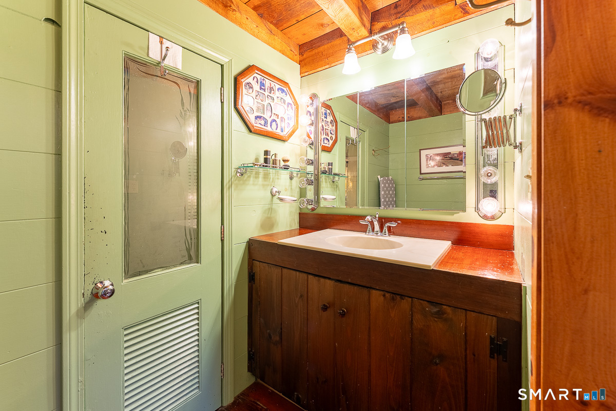 71 Mystic Road North Stonington CT 06359