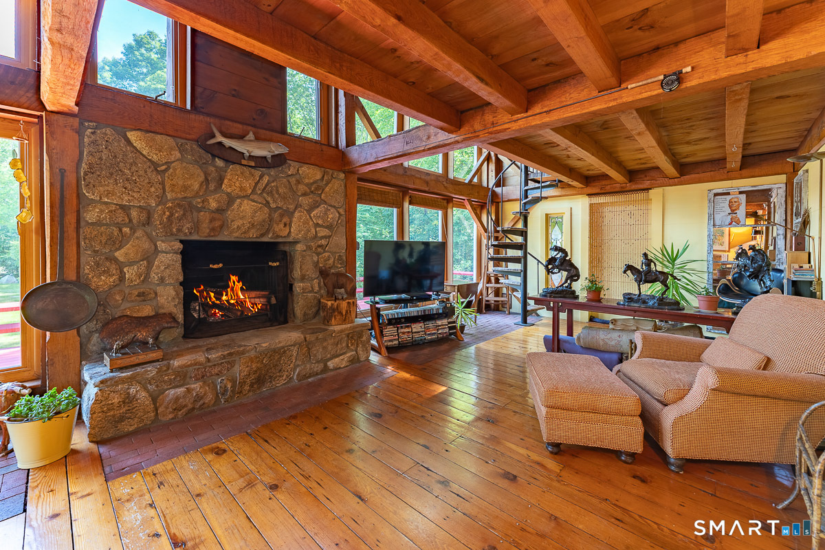 71 Mystic Road North Stonington CT 06359