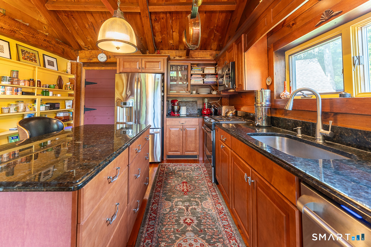 71 Mystic Road North Stonington CT 06359