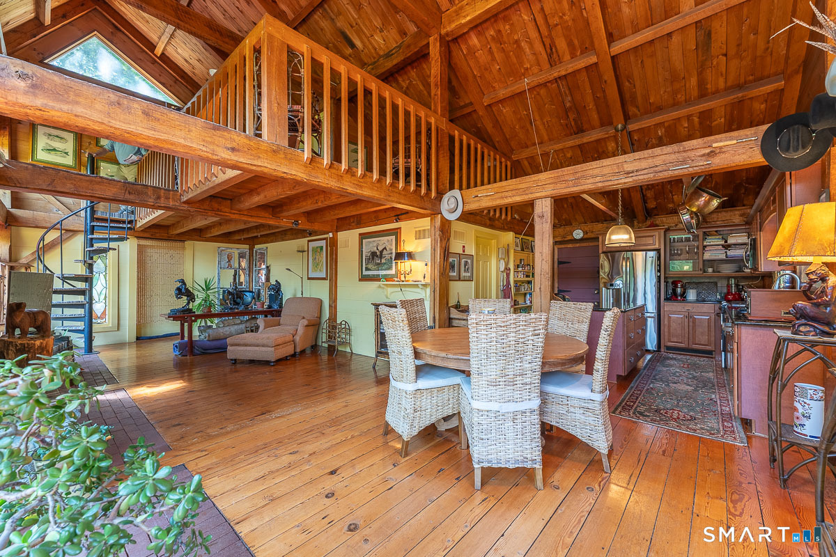 71 Mystic Road North Stonington CT 06359