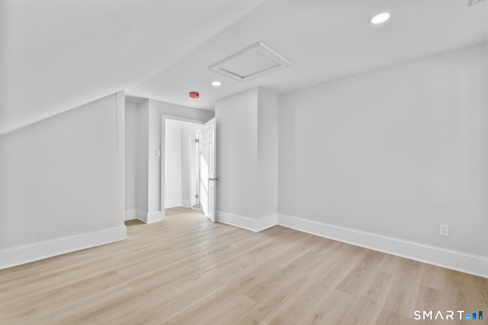 39 Edwards Street Hamden CT 06517