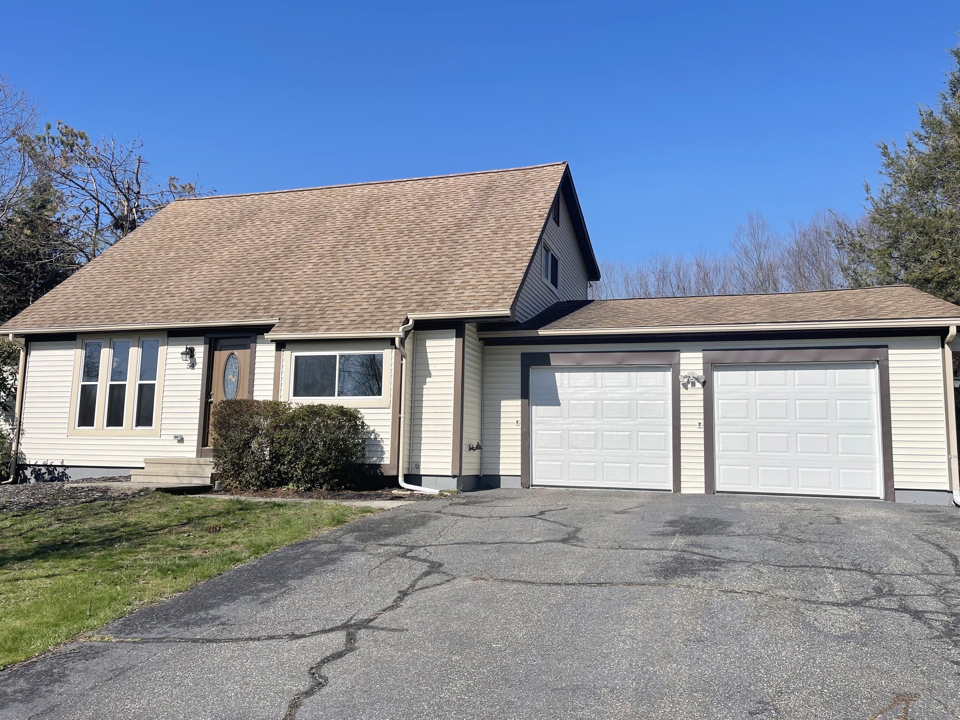 54 Village Circle Naugatuck CT 06770