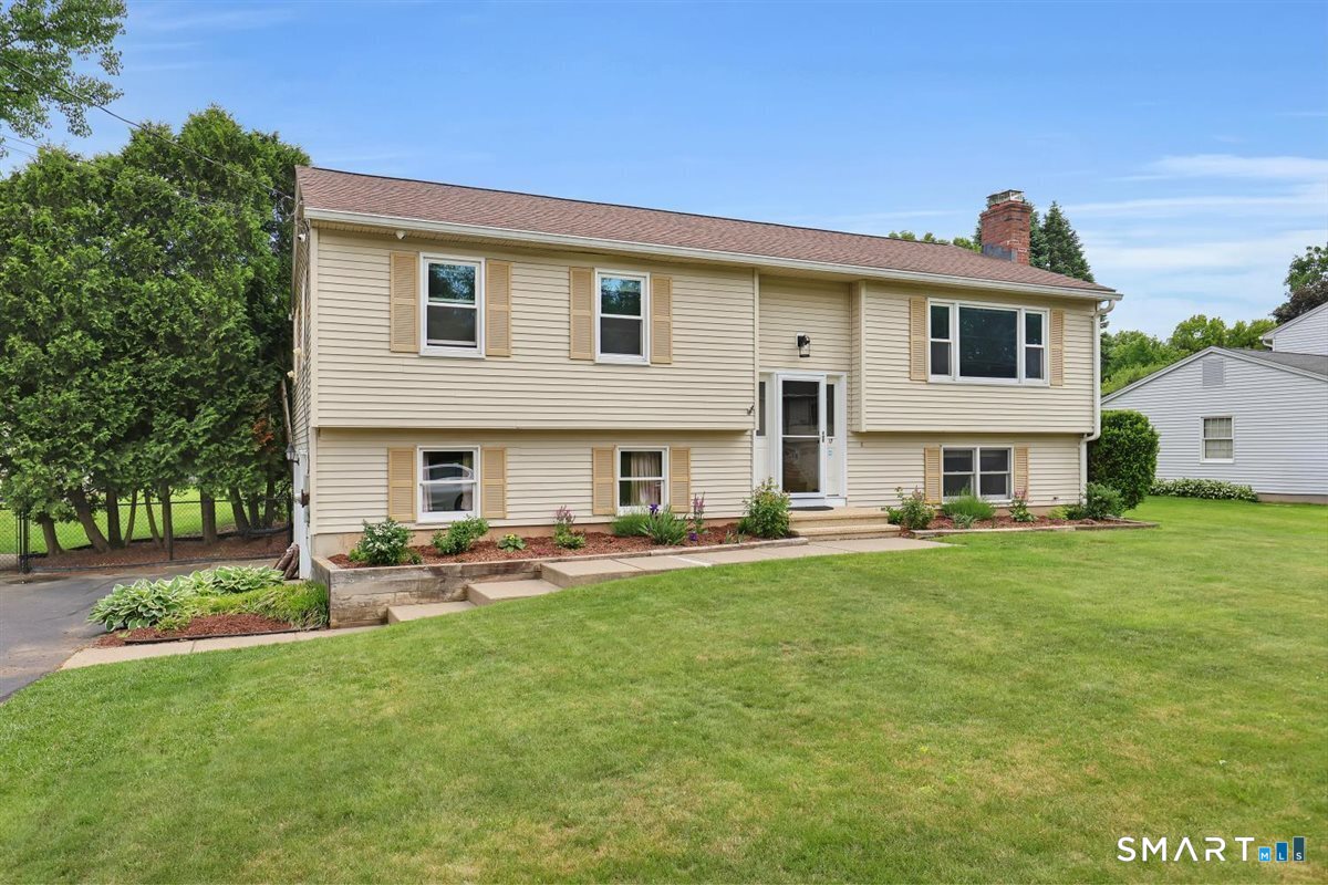 17 Eileen Lane Enfield CT 06082