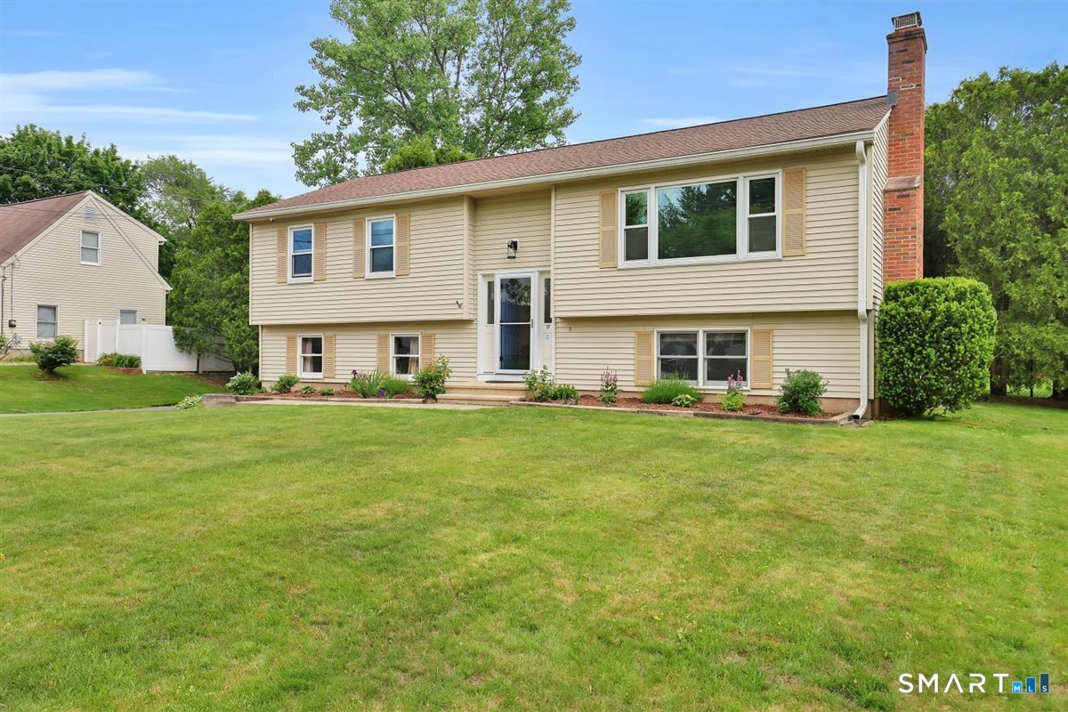 17 Eileen Lane Enfield CT 06082