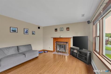17 Eileen Lane Enfield CT 06082