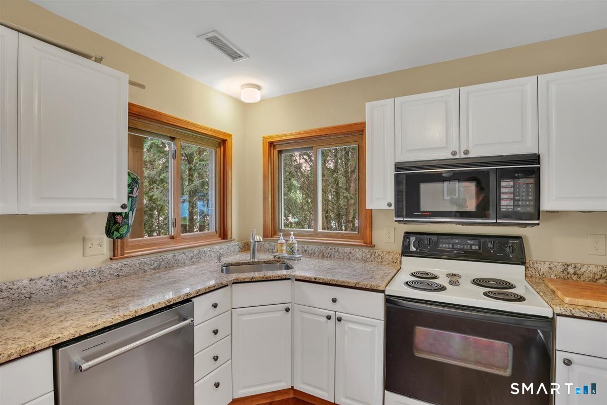 17 Eileen Lane Enfield CT 06082