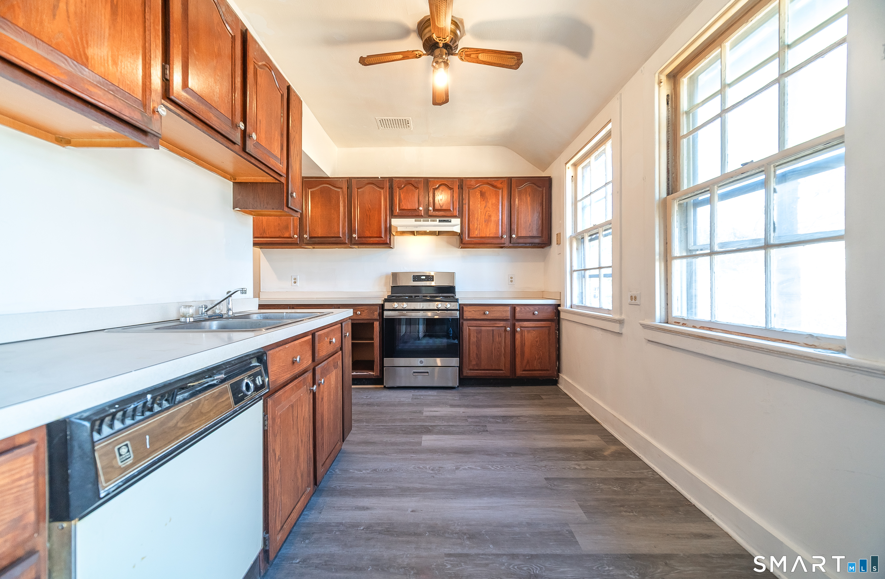 459 East Avenue Bridgeport CT 06610