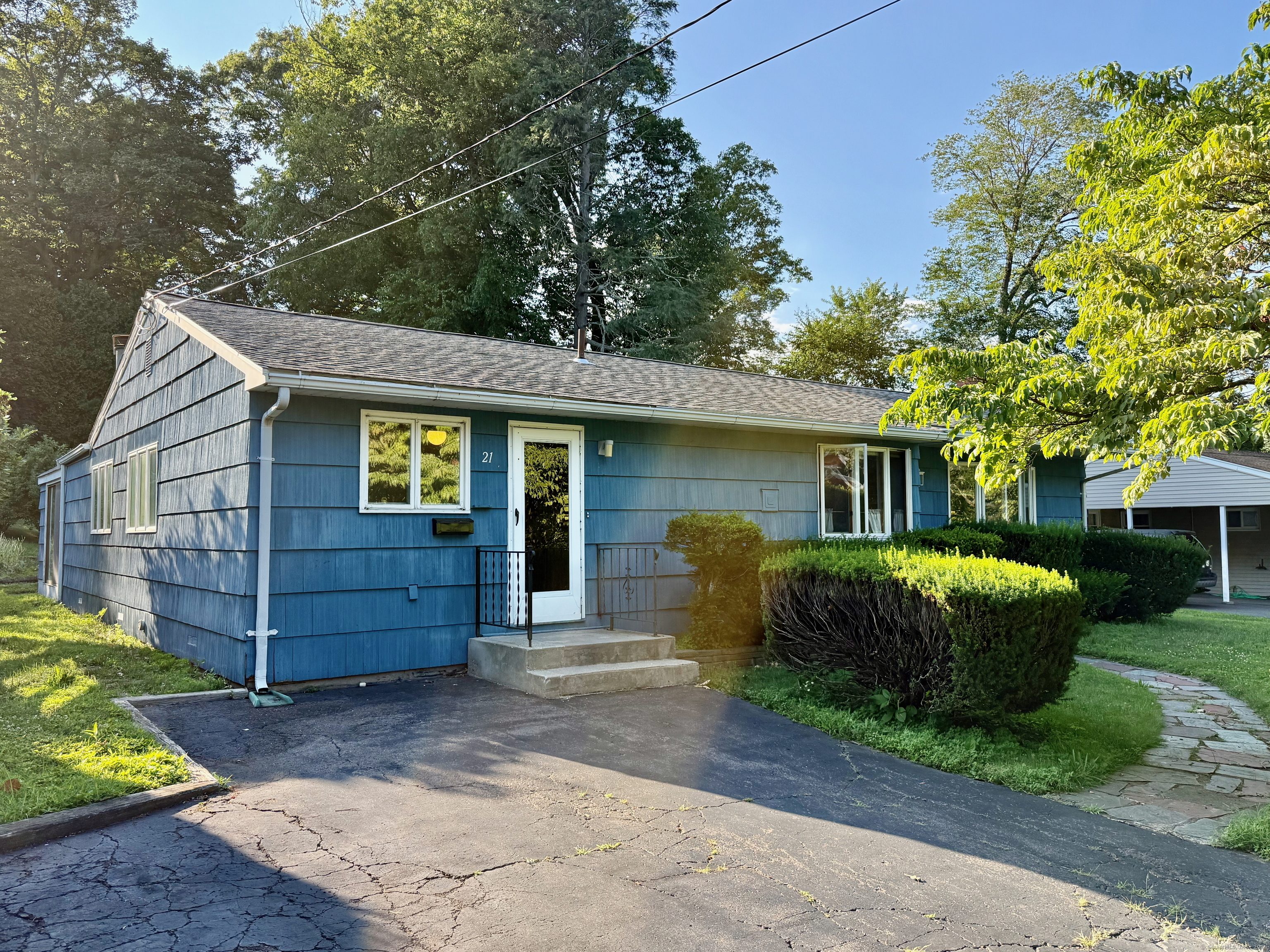 21 Rondy Lane East Hartford CT 06108