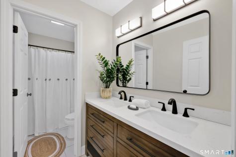 27 April Way Bloomfield CT 06002